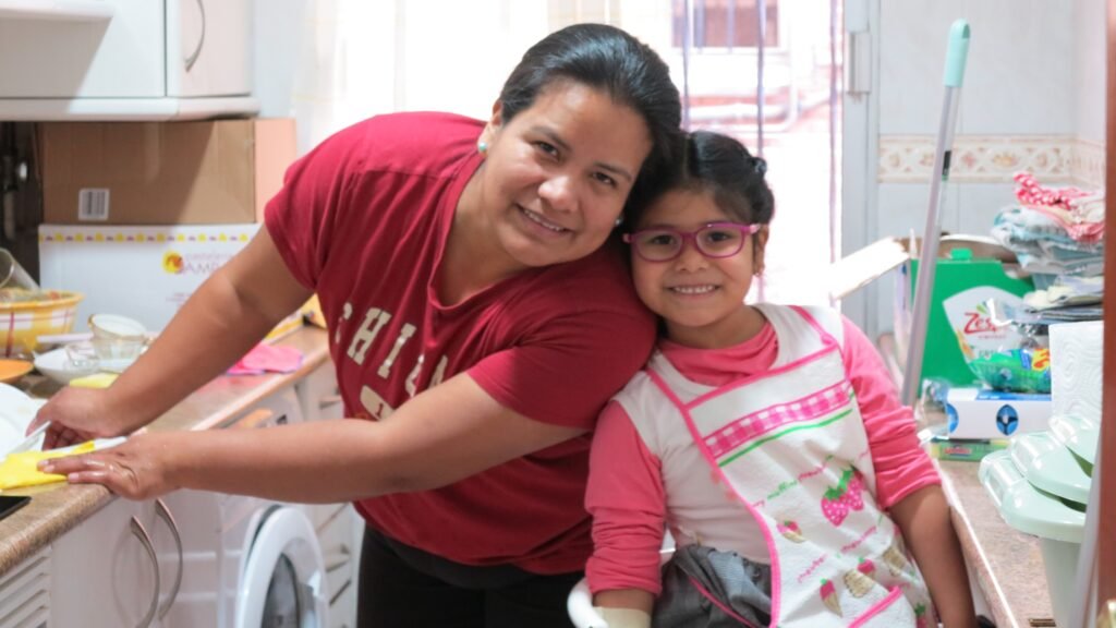 Anabel y Valentina en nuevo piso