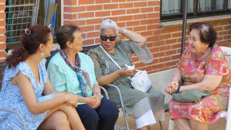 Mujeres en encuentro fin de curso