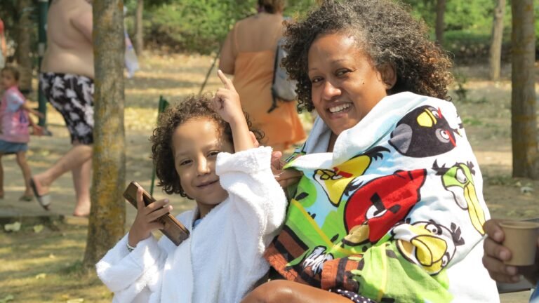 Thiago con su madre en Riosequillo