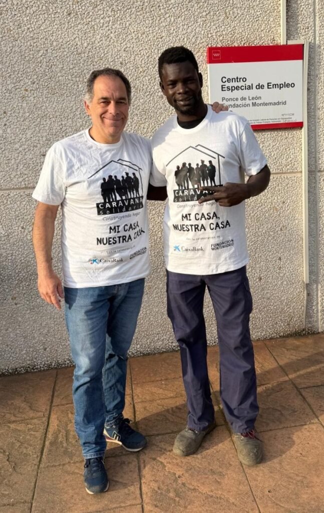 Mauri y Pape con camiseta