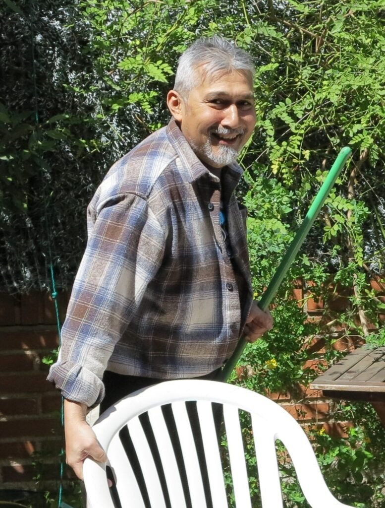 Eduardo barriendo