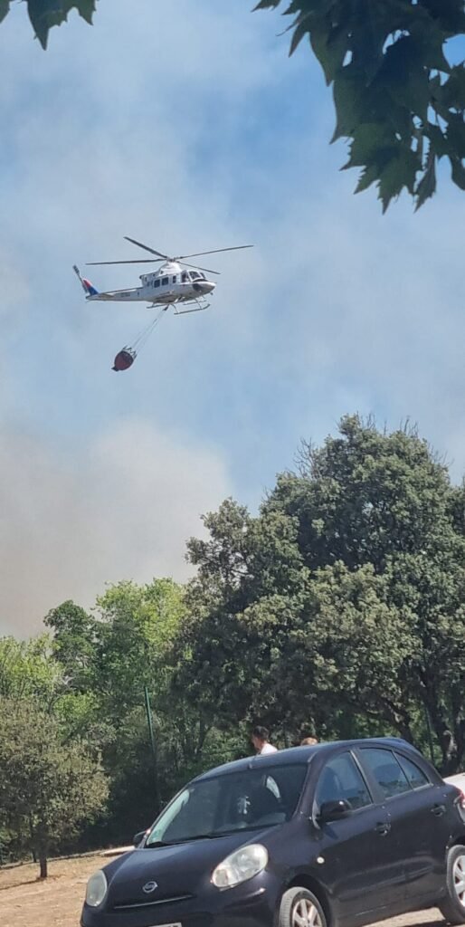 Otro helicóptero bombero